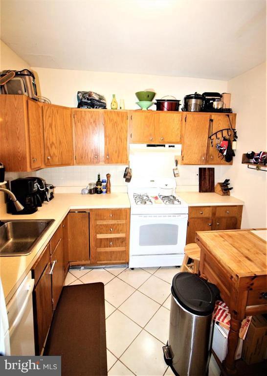 4855 Ridge Ave Property Photo 5