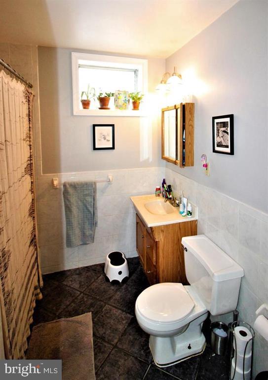 4855 Ridge Ave Property Photo 6