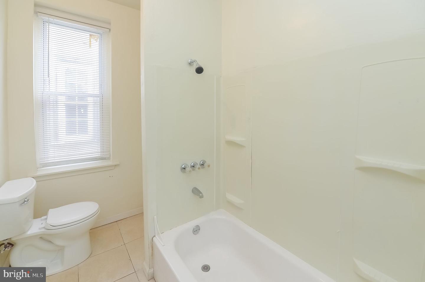 3733 N 15th St #2nd Property Photo 10
