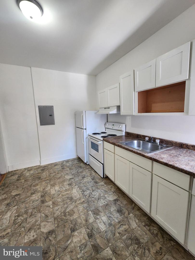 6616 Leeds St Property Photo 21