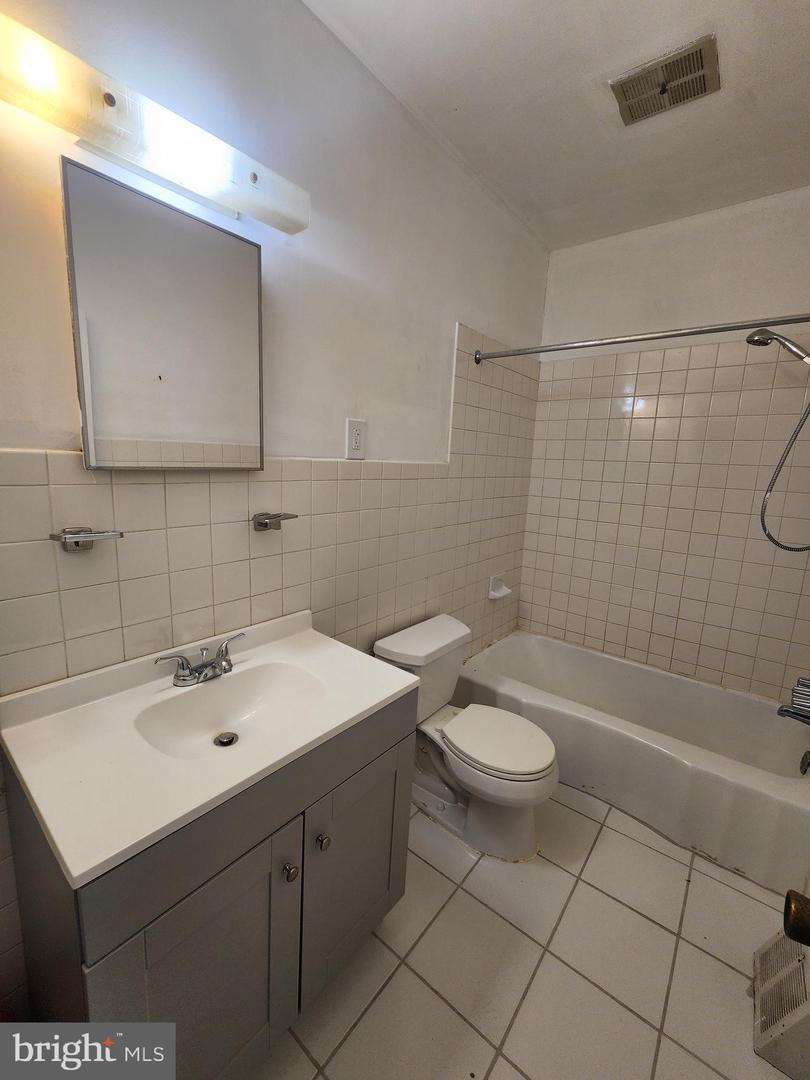 6616 Leeds St Property Photo 25