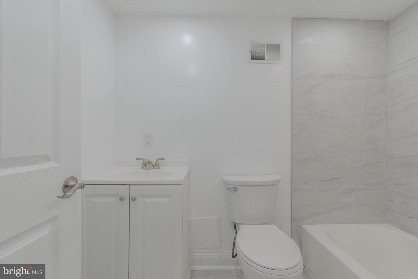 1123 S 56th St Property Photo 34