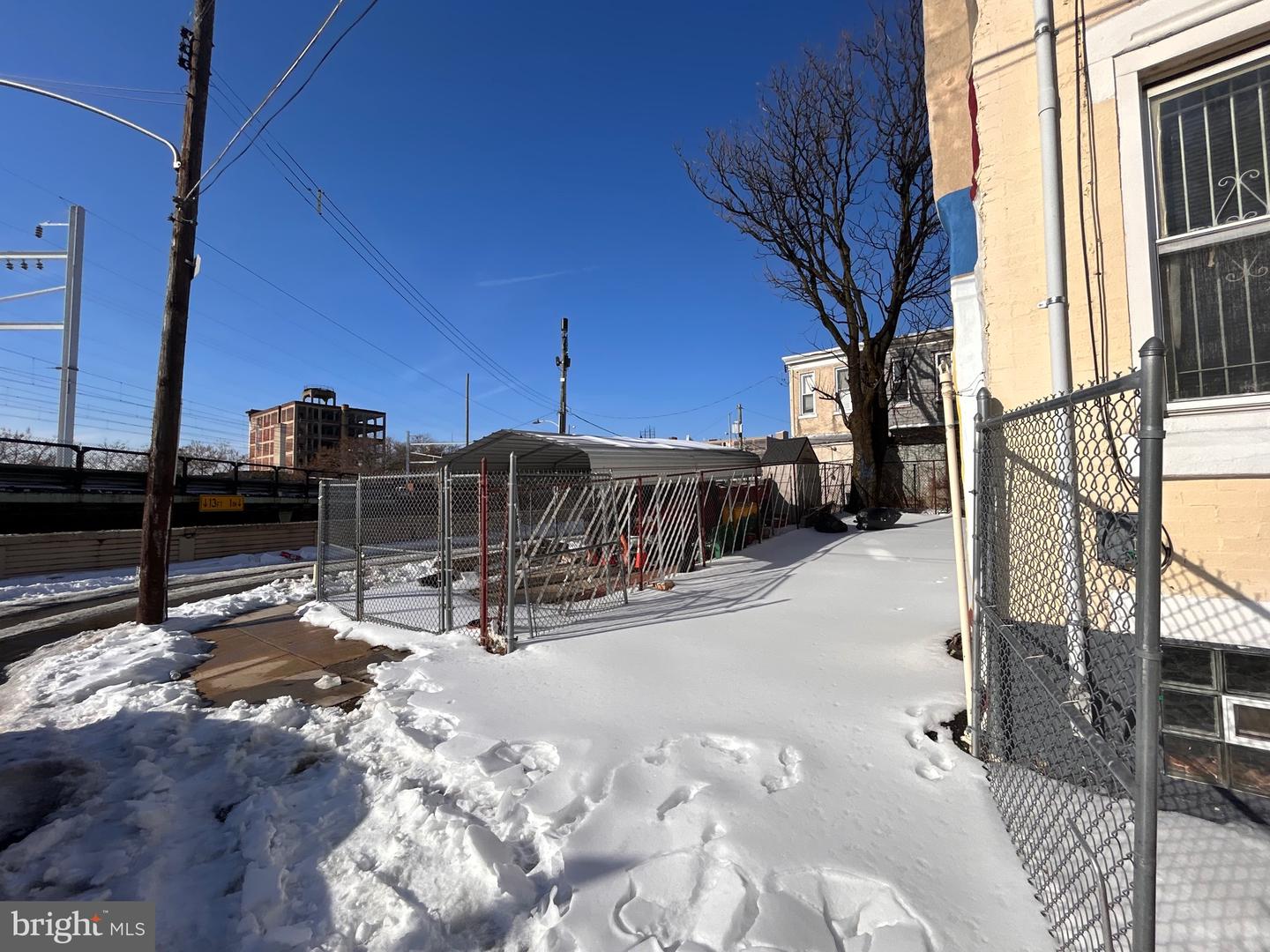 1249 W Firth St Property Photo 2