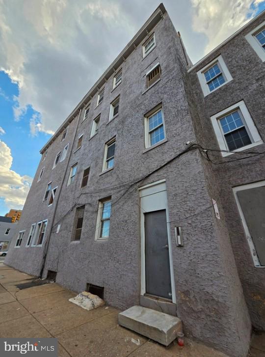 701-3 W Girard Ave Property Photo 7
