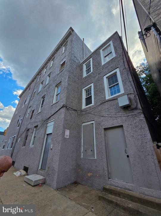 701-3 W Girard Ave Property Photo 8