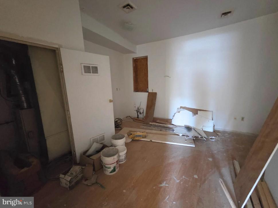 701-3 W Girard Ave Property Photo 15