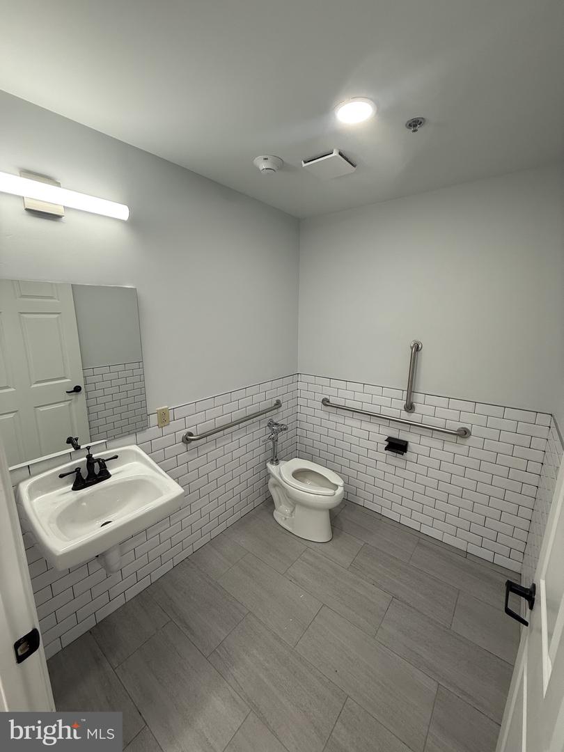 2513 Frankford Ave #1 Property Photo 3