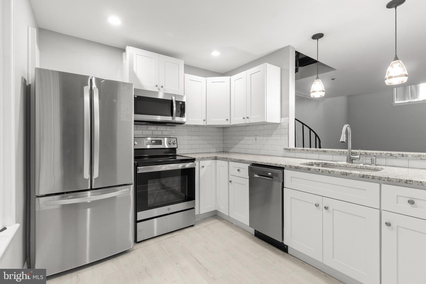 627-37 N 18th St #103 Property Photo 1