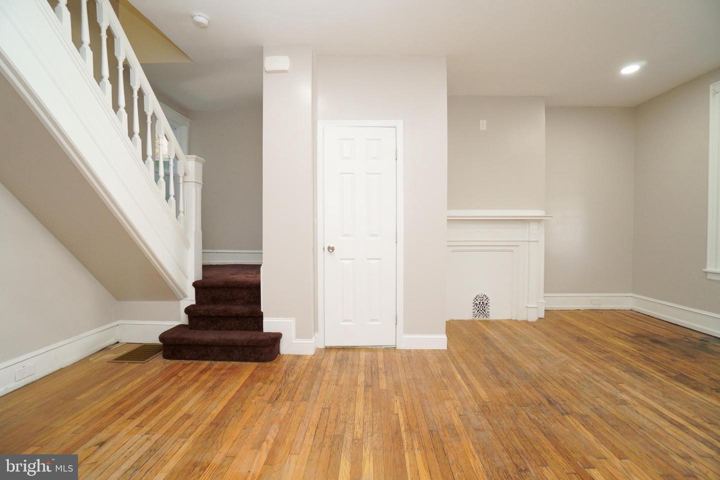 6038 Sansom St Property Photo 3
