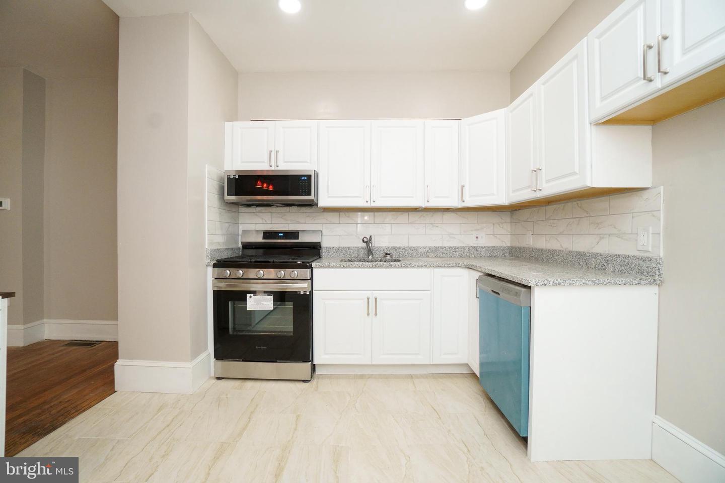 6038 Sansom St Property Photo 10