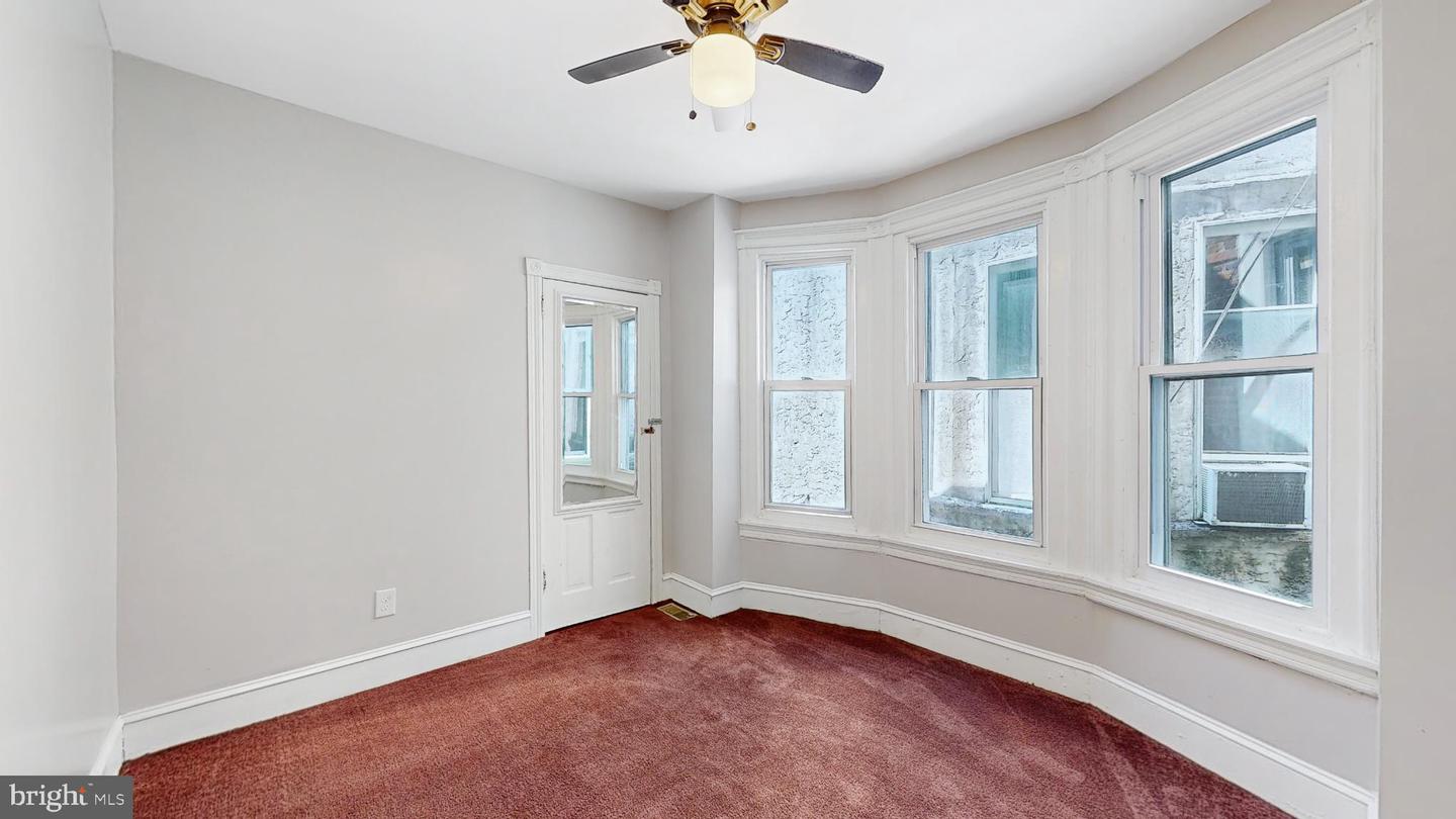 6038 Sansom St Property Photo 14