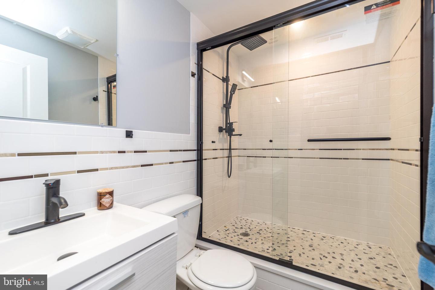 1817 Ingersoll St Property Photo 37