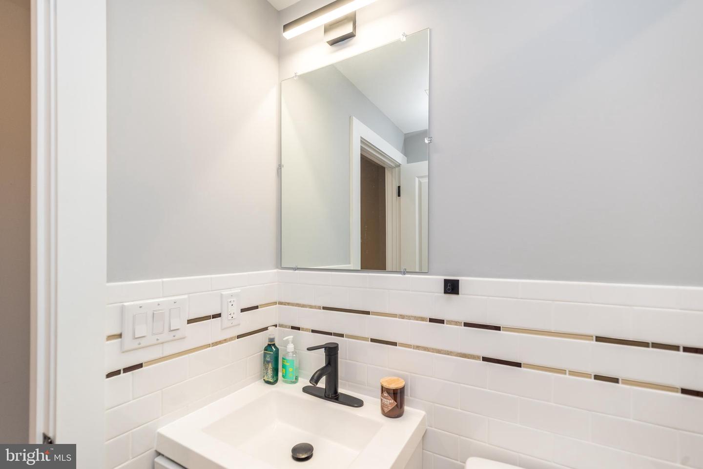 1817 Ingersoll St Property Photo 38
