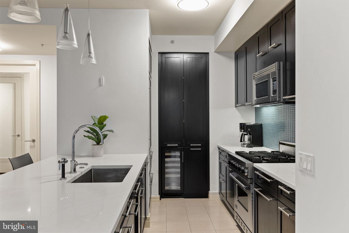 1414 S Penn Sq #6h Property Photo 4