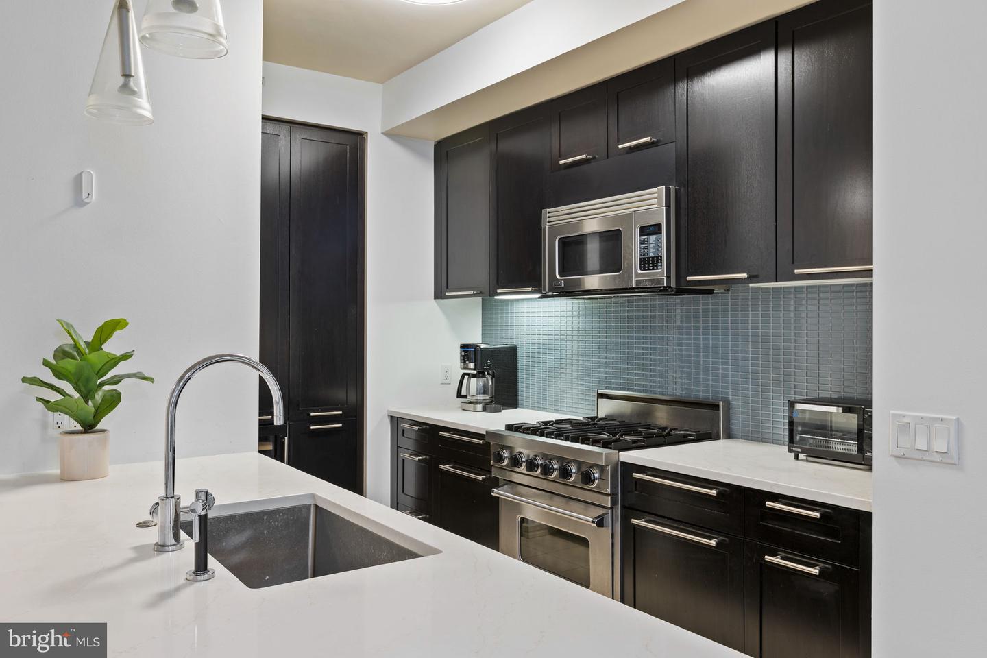1414 S Penn Sq #6h Property Photo 5