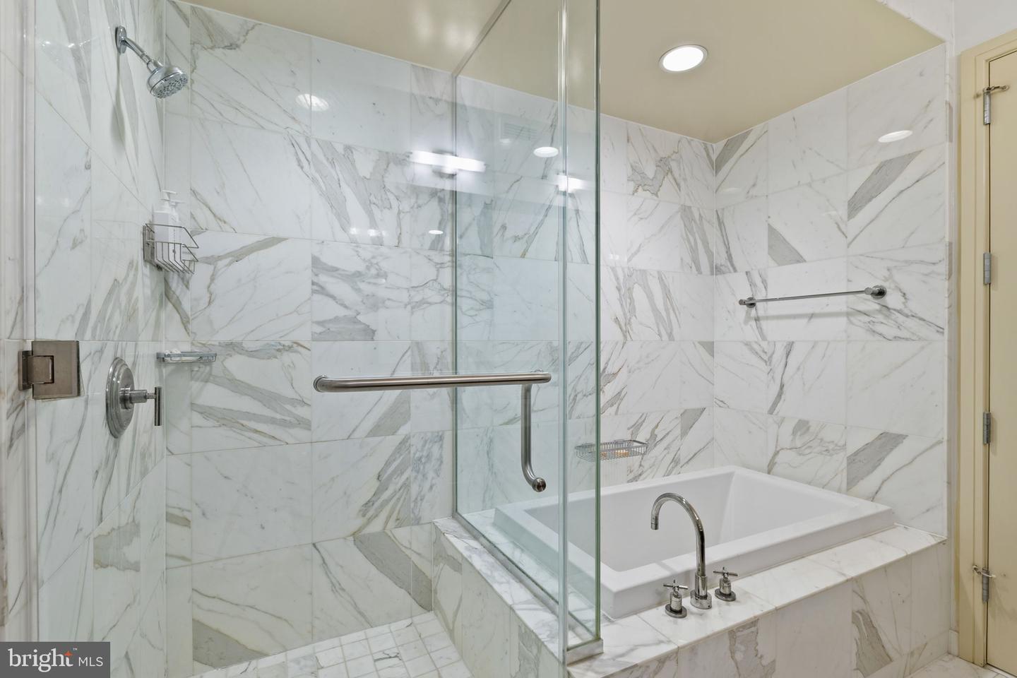 1414 S Penn Sq #6h Property Photo 11