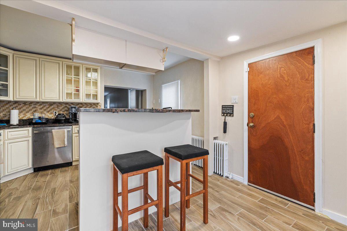 444 Lemonte St Property Photo 5