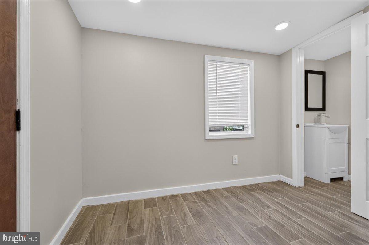 444 Lemonte St Property Photo 13