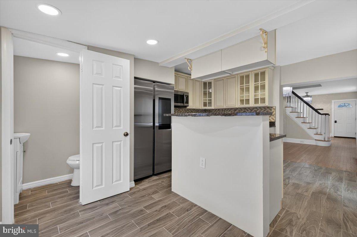 444 Lemonte St Property Photo 14