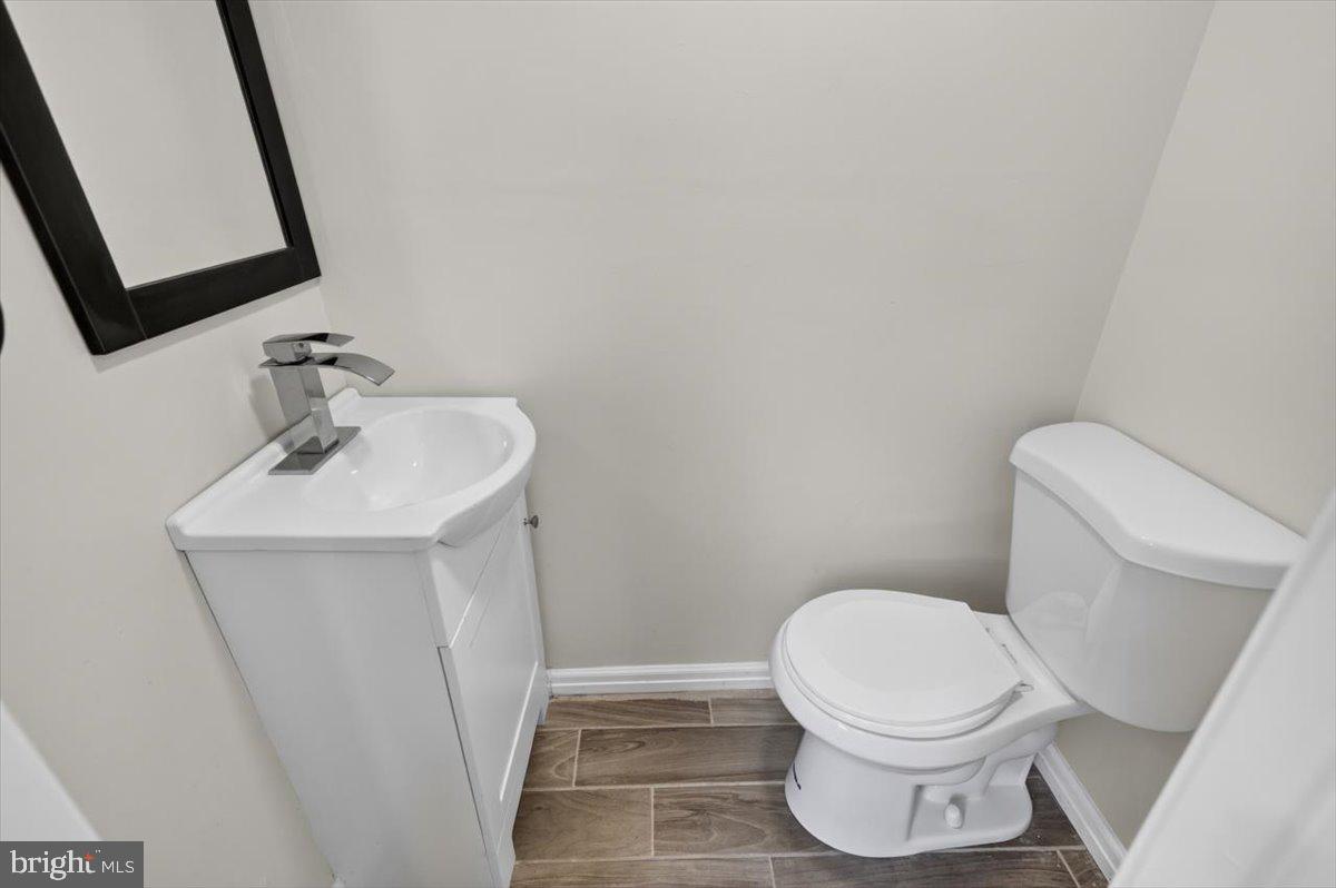 444 Lemonte St Property Photo 15