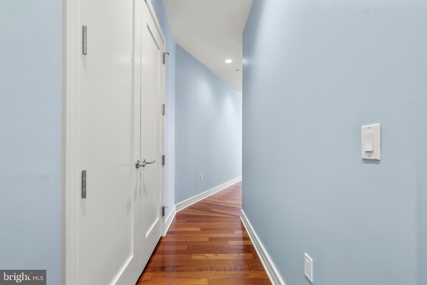 1414-00 S Penn Sq #27a Property Photo 8