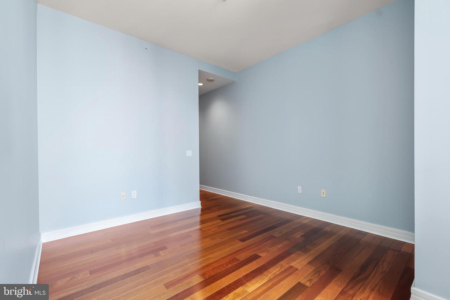 1414-00 S Penn Sq #27a Property Photo 13