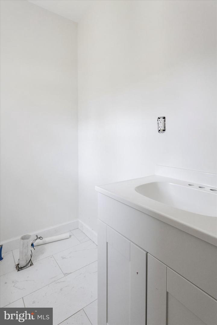 3054 N 15th St Property Photo 10