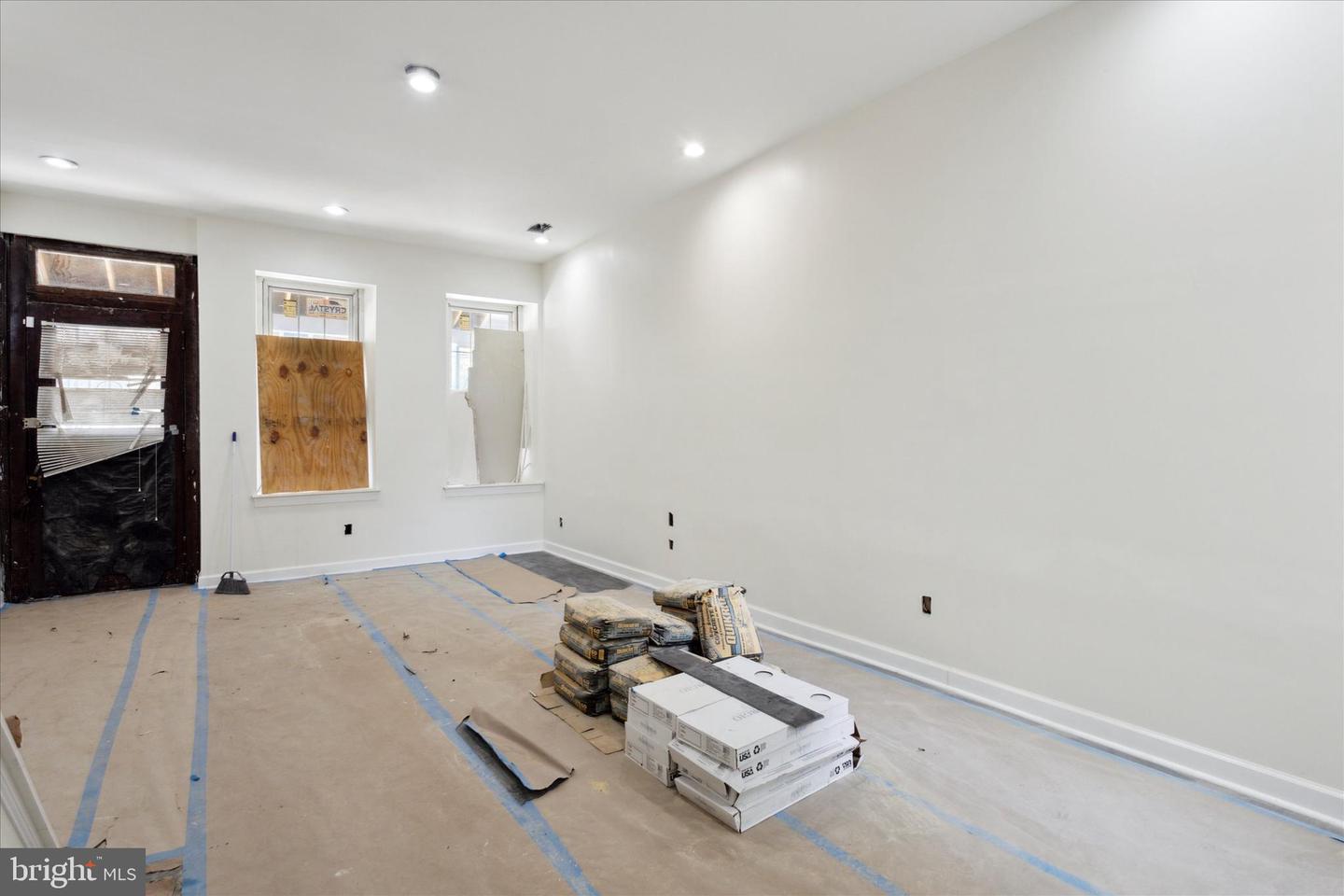3054 N 15th St Property Photo 12