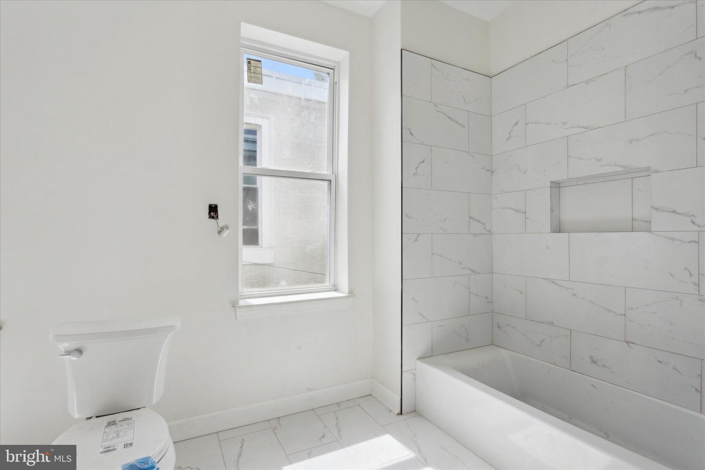 3054 N 15th St Property Photo 16