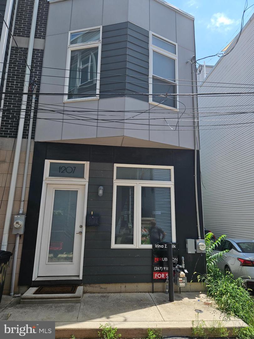 1207 N ETTING ST Property Photo 1