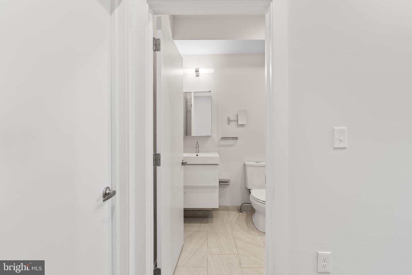 1207 N Etting St Property Photo 10
