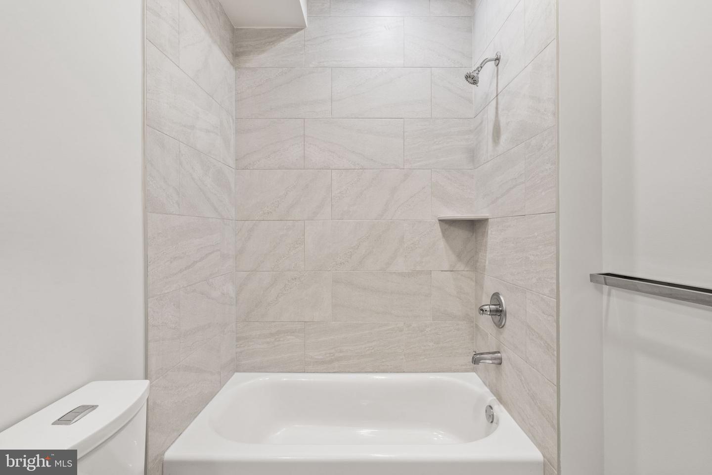 1207 N Etting St Property Photo 13