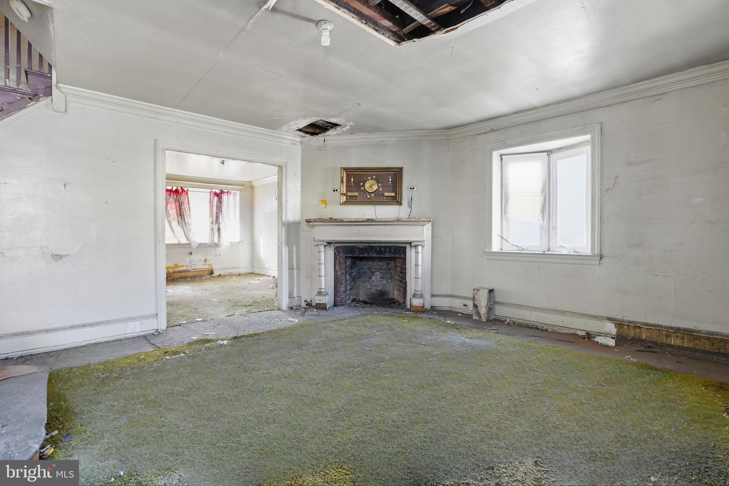 1940 W Venango St Property Photo 3