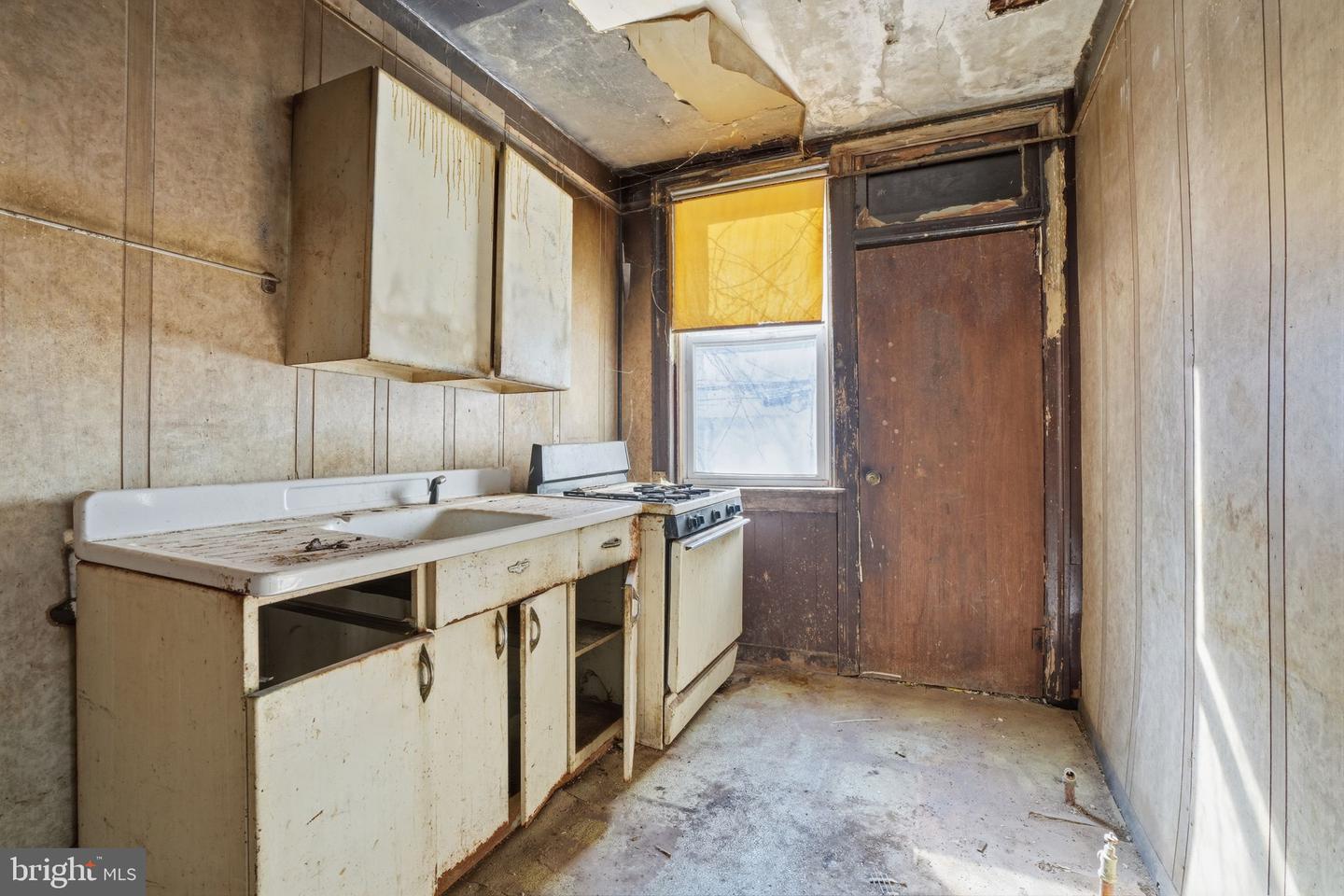 1940 W Venango St Property Photo 6