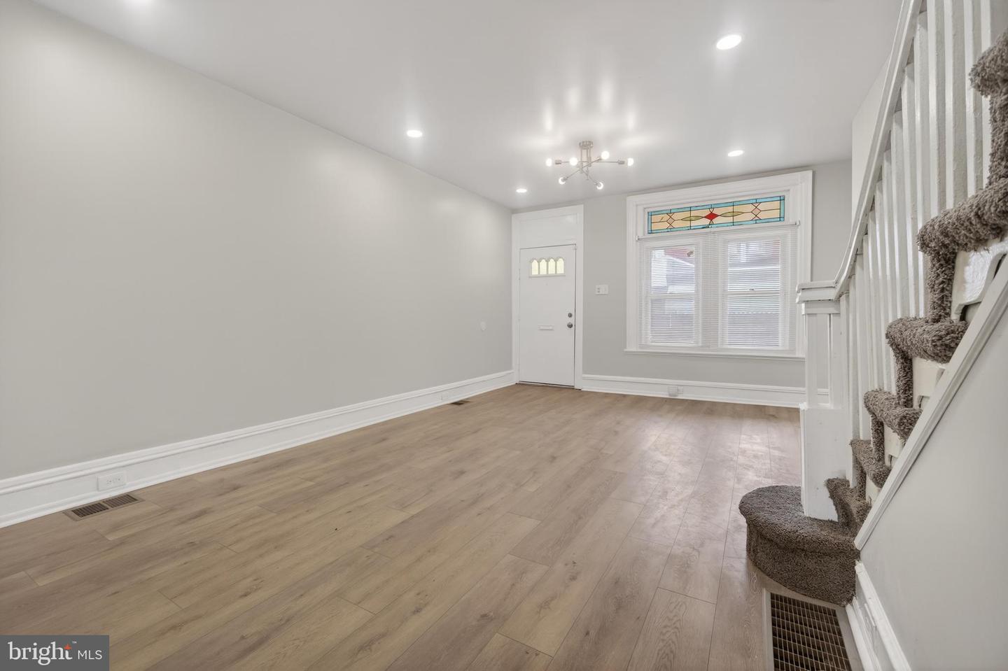 5437 Webster St Property Photo 1