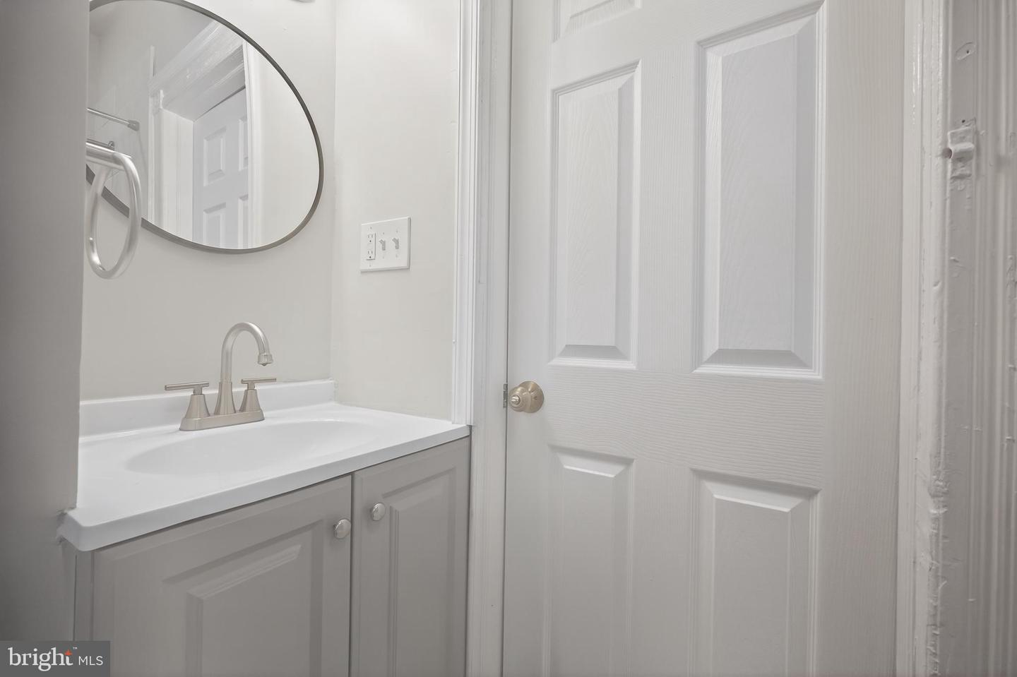 5437 Webster St Property Photo 7