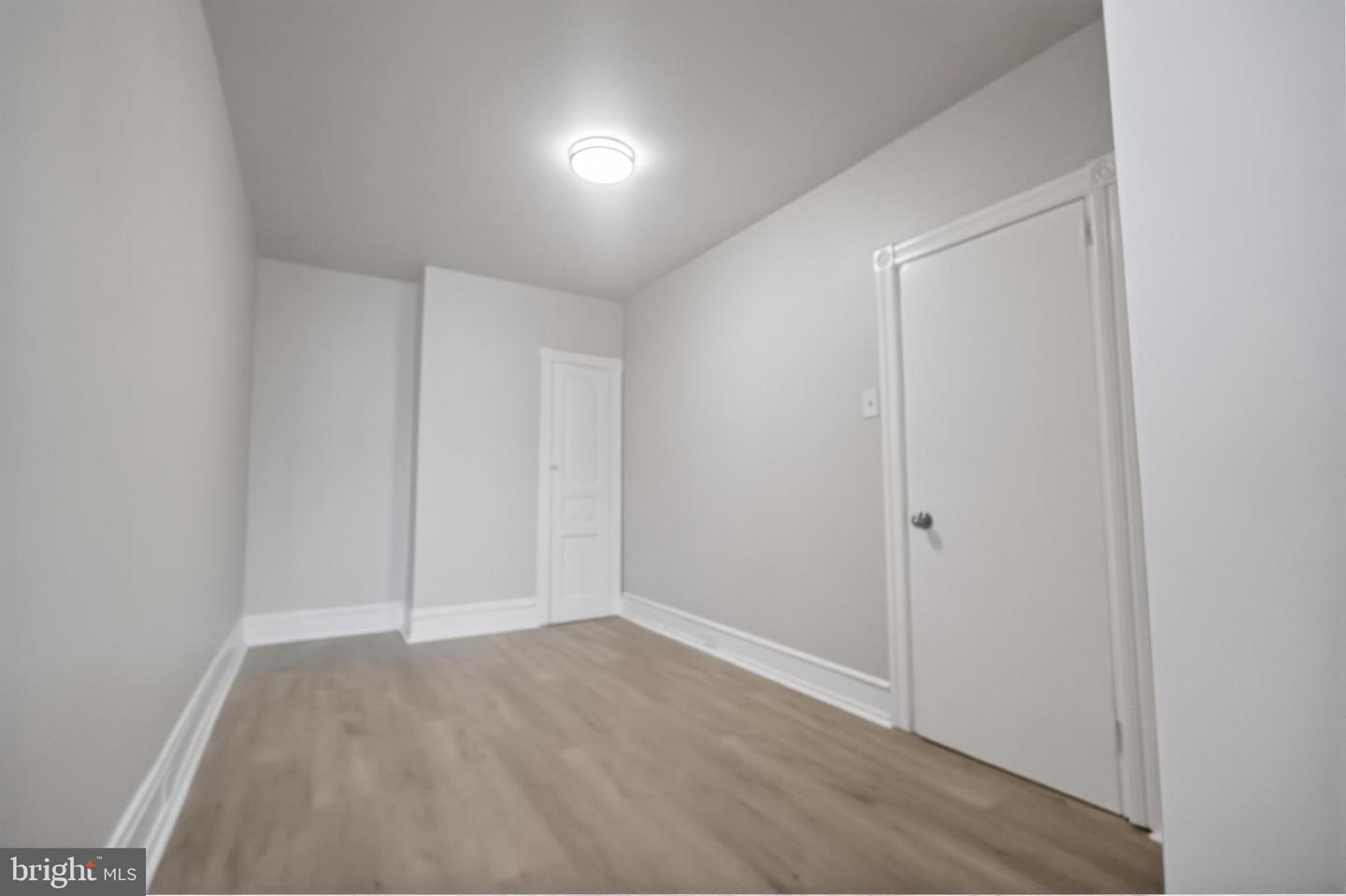 5437 Webster St Property Photo 9