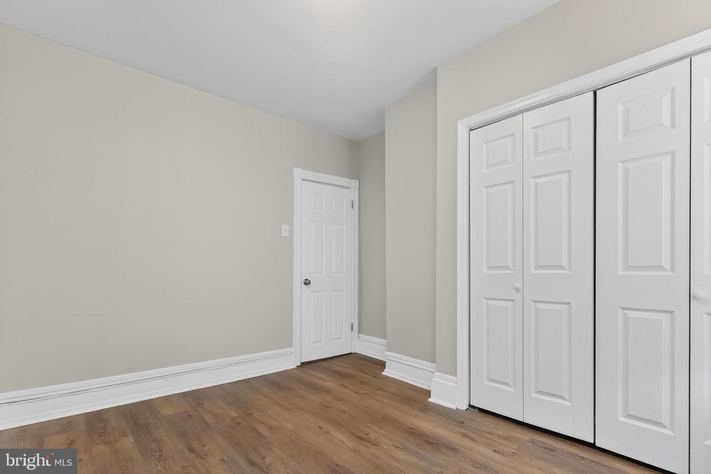 5437 Webster St Property Photo 16