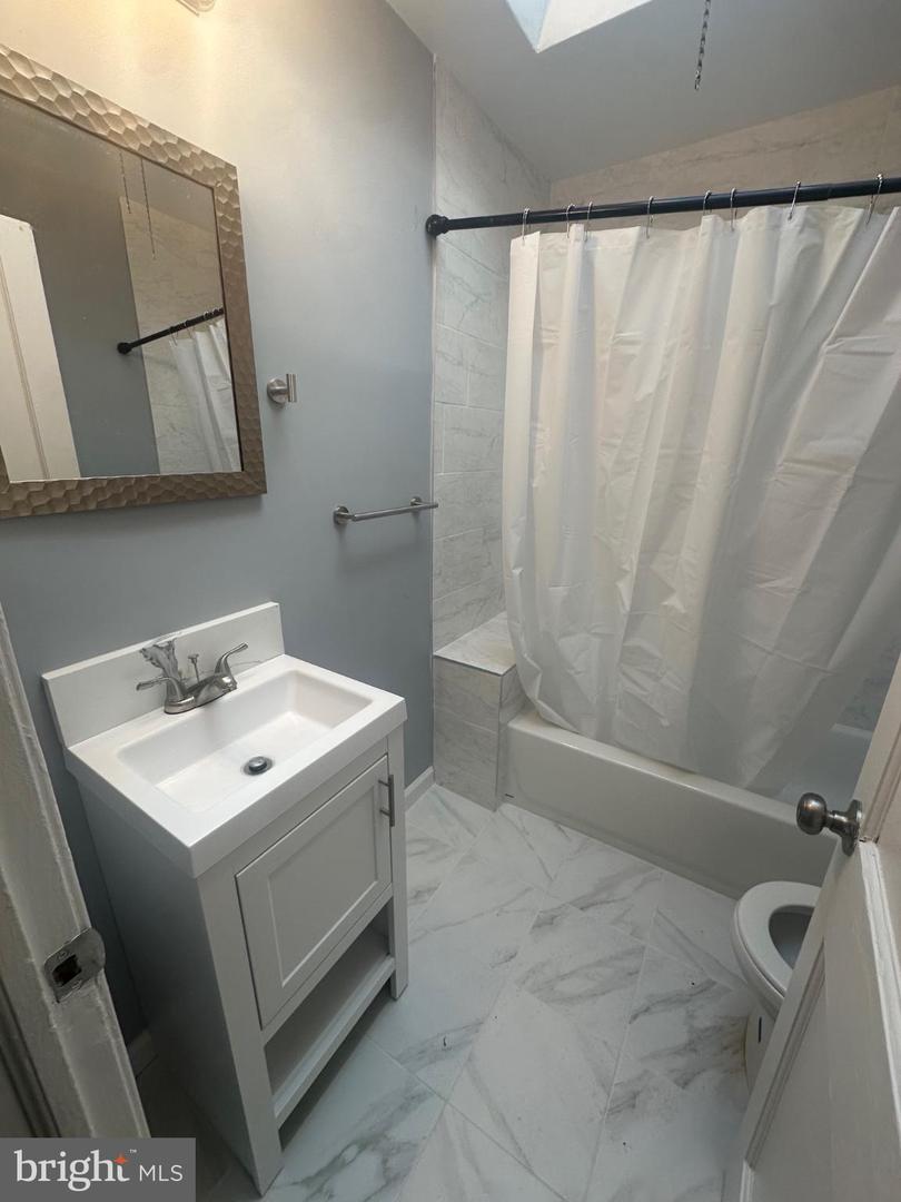 1015 Rosalie St Property Photo 8