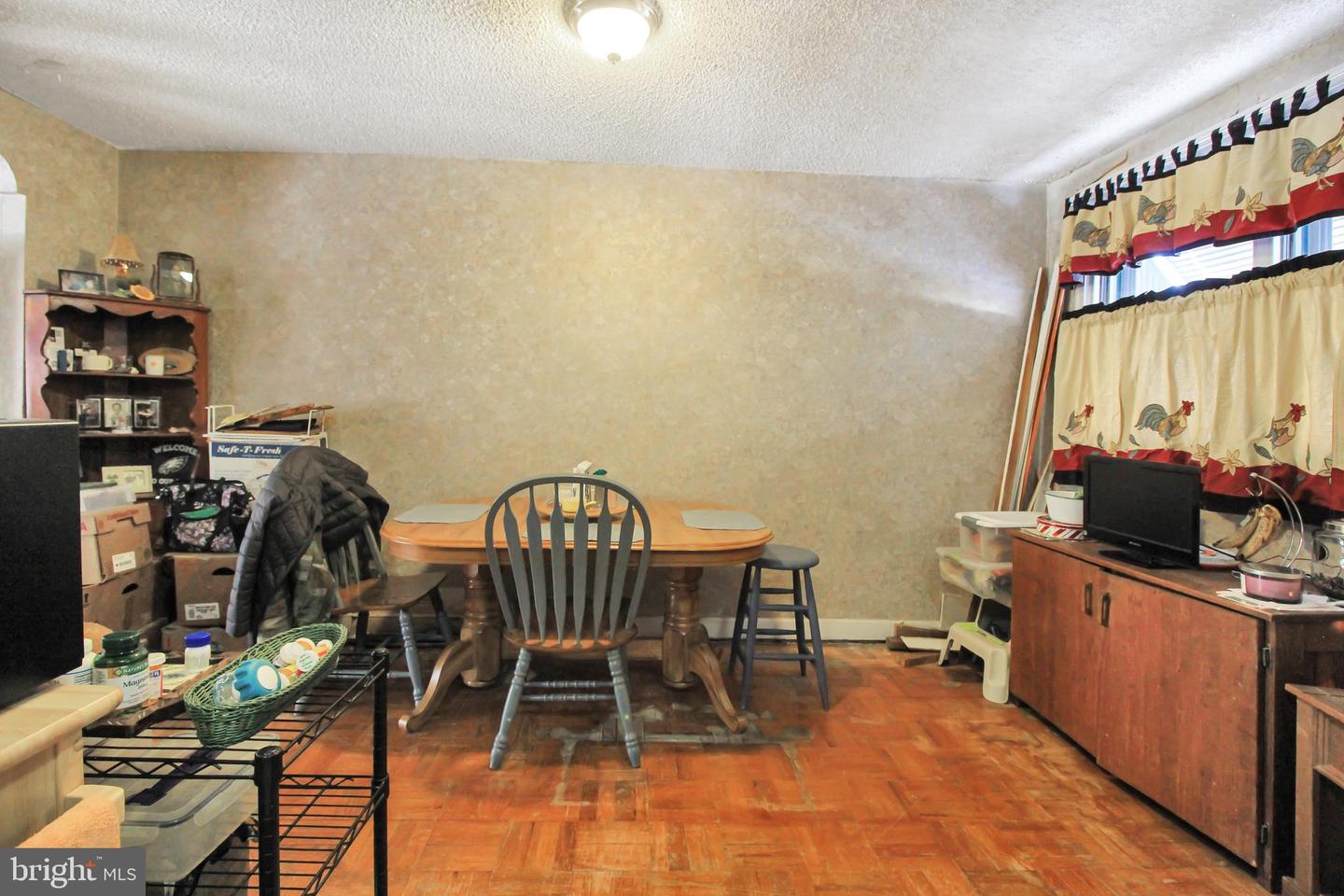 6602 Walker St Property Photo 9