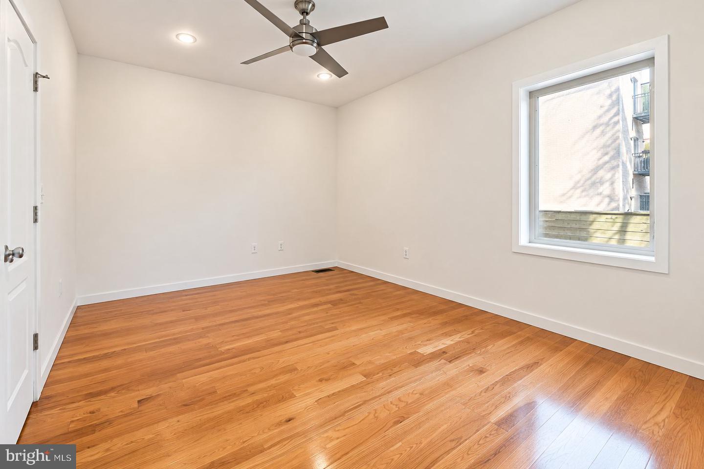 2555 Carpenter St #a Property Photo 5