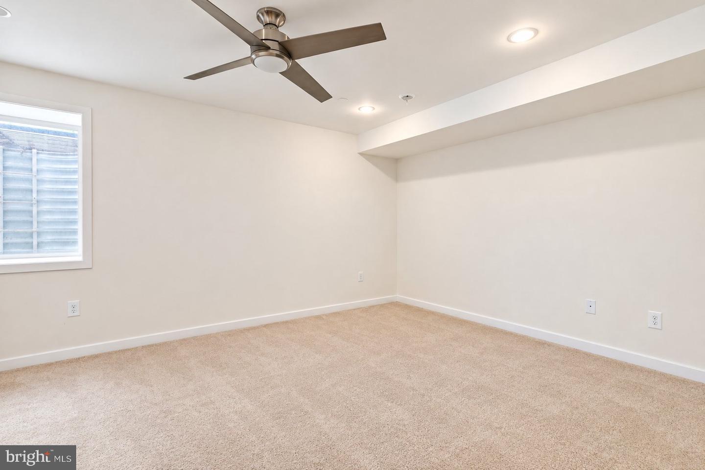 2555 Carpenter St #a Property Photo 14
