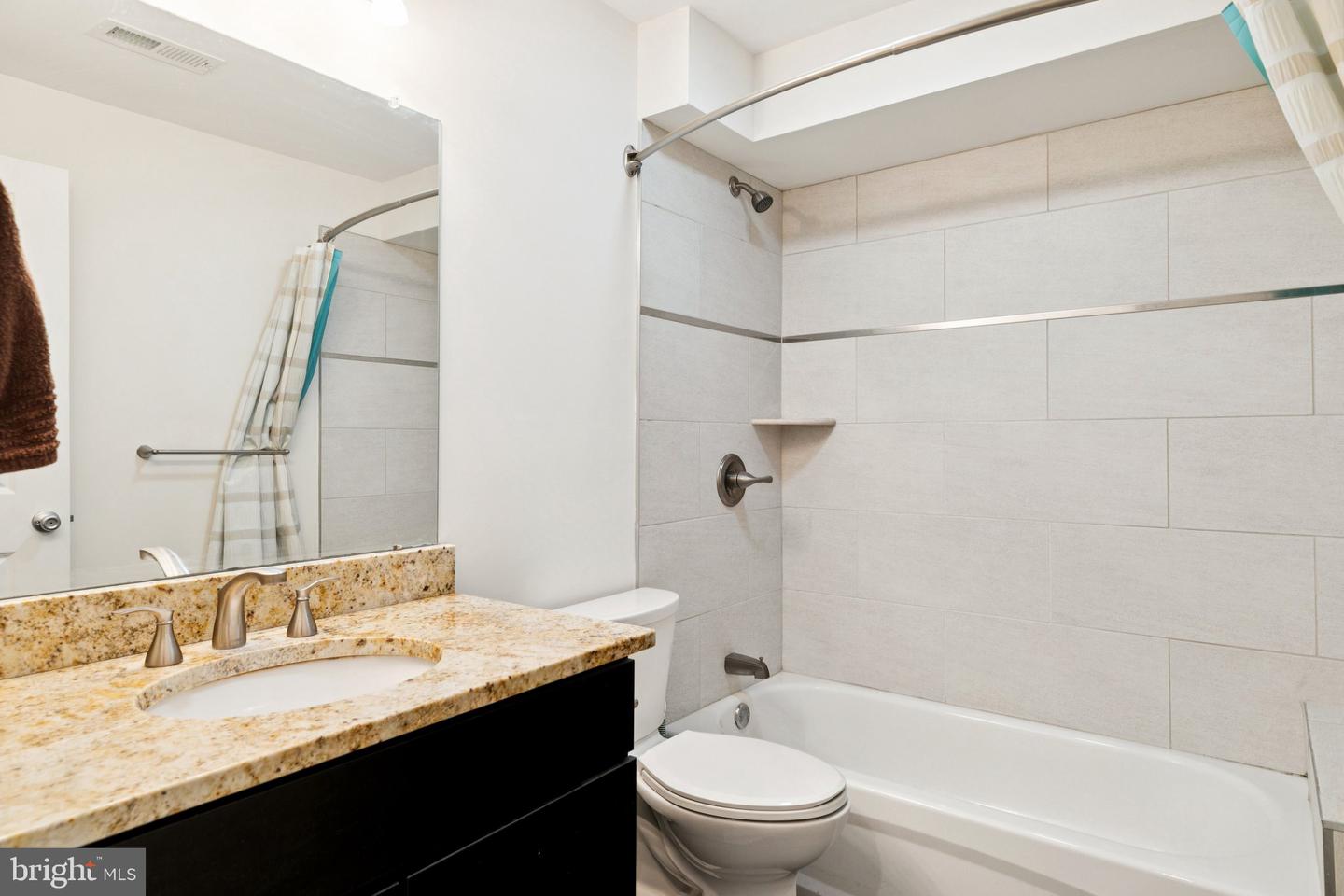 2555 Carpenter St #a Property Photo 21
