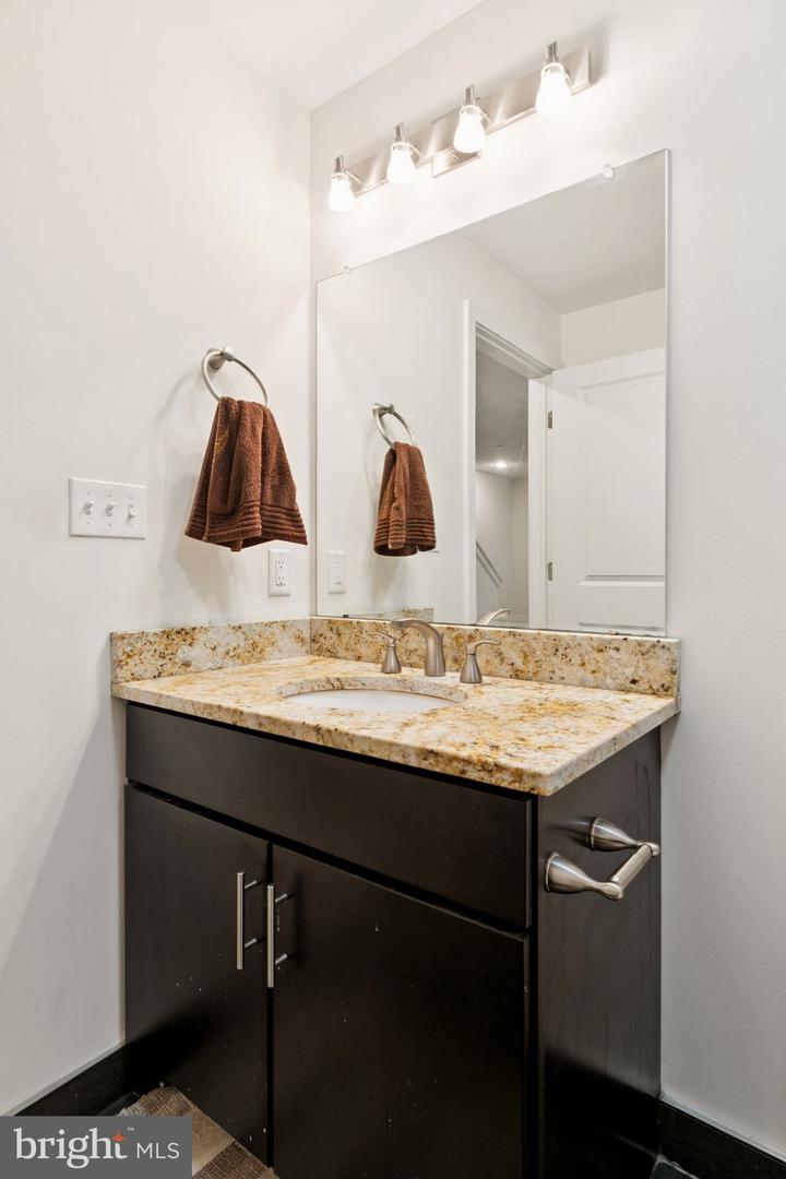 2555 Carpenter St #a Property Photo 22