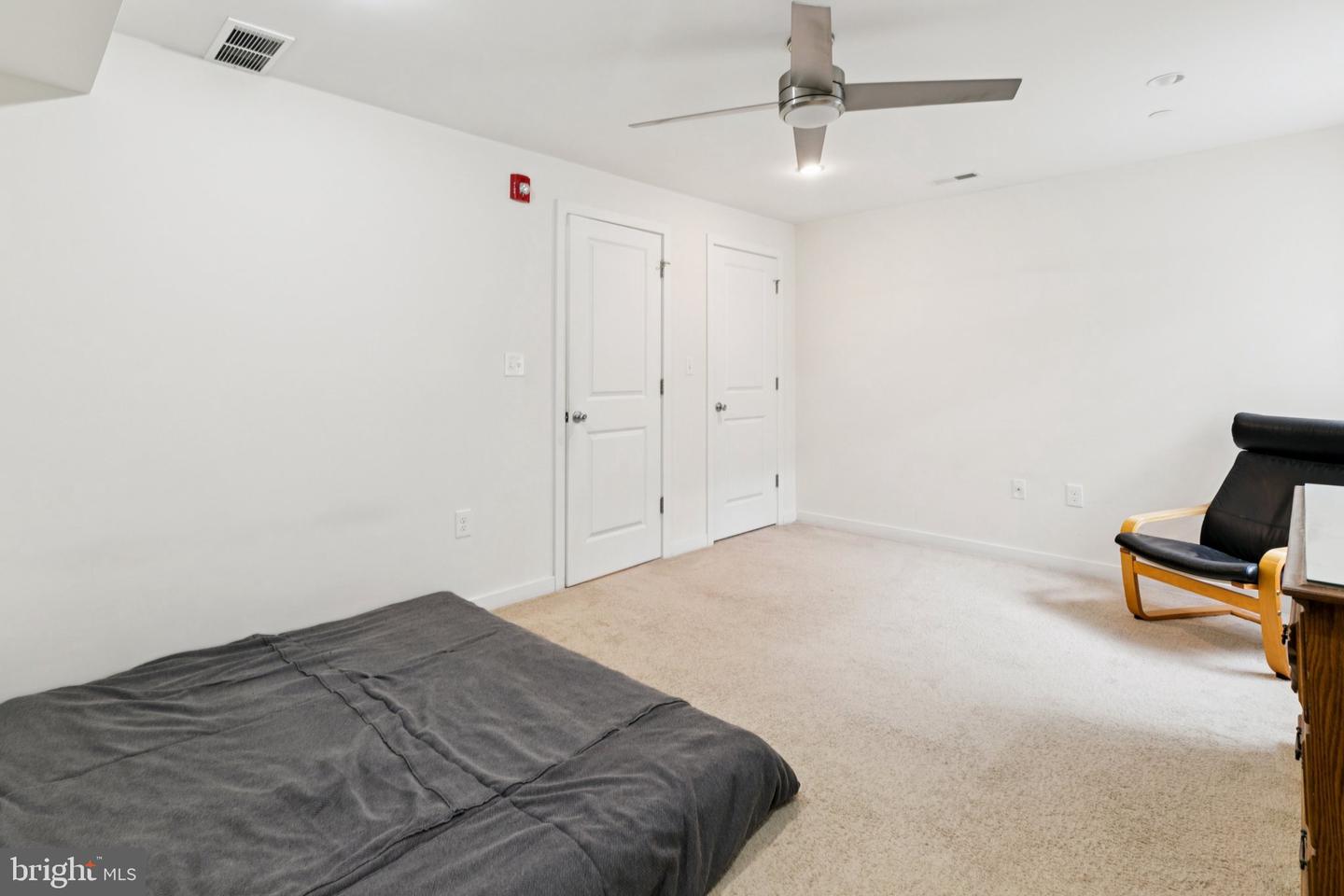 2555 Carpenter St #a Property Photo 23