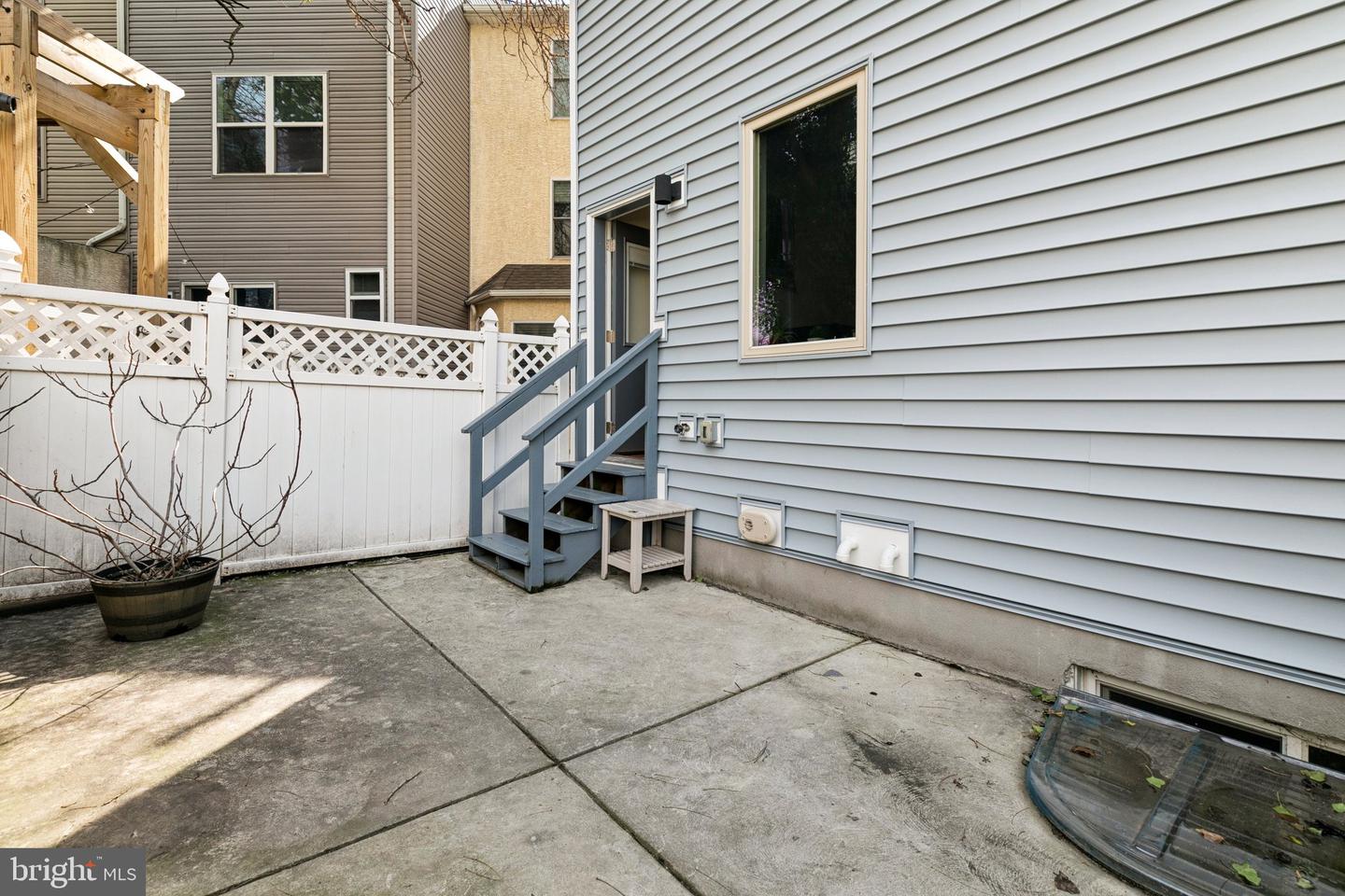 2555 Carpenter St #a Property Photo 27
