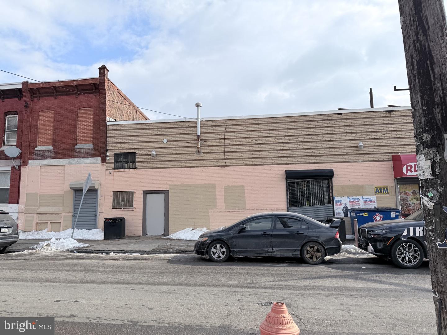 2449-53 Ridge Ave Property Photo 6