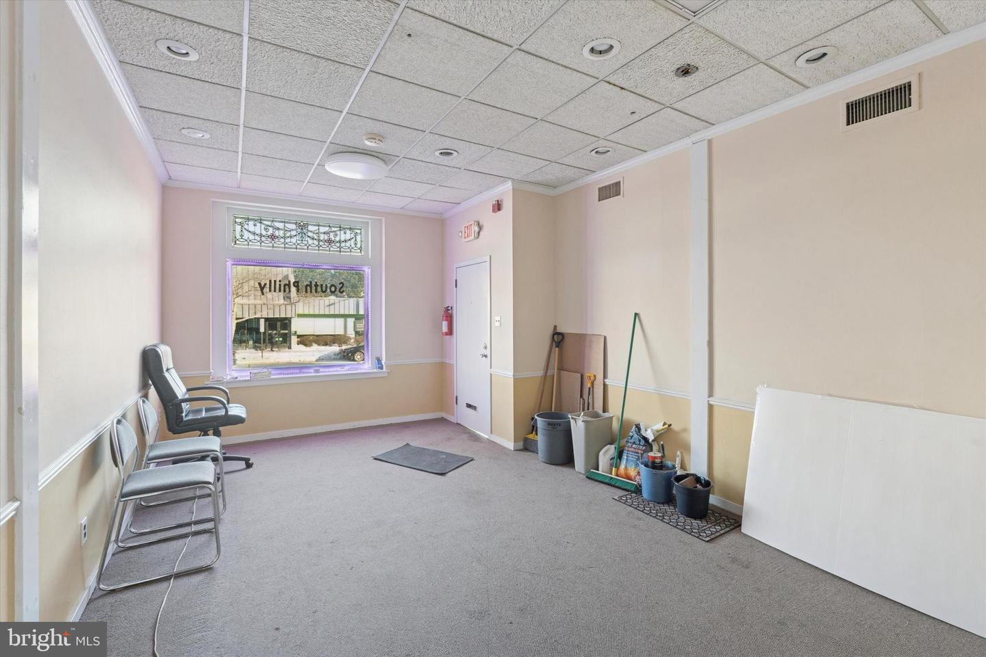 2206 S Broad St #1st Floor Property Photo 2