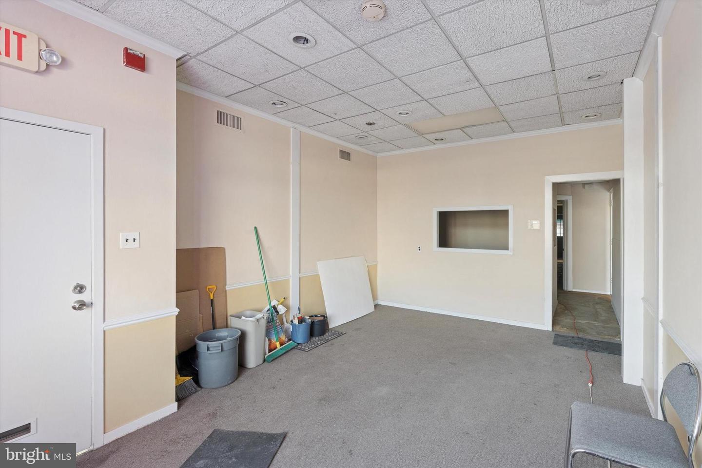 2206 S Broad St #1st Floor Property Photo 3