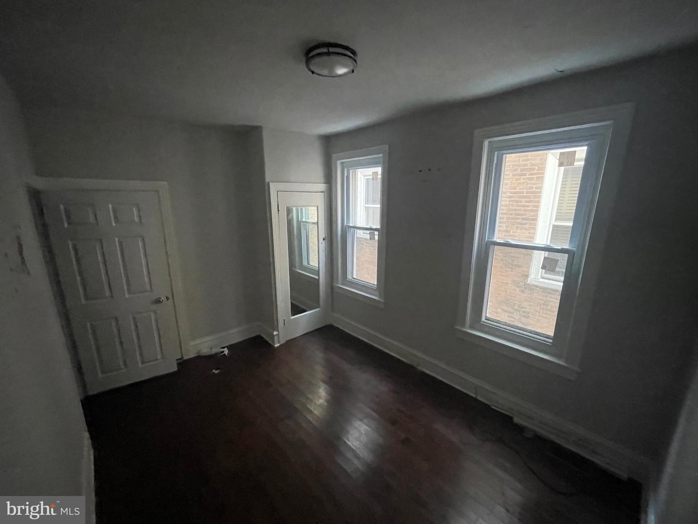 6015 Catharine St Property Photo 8